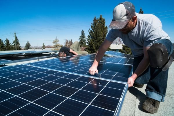 Commercial Solar Panel Installation Service in Surat